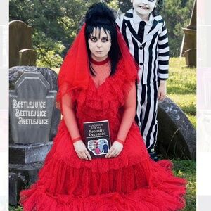 Lydia Beetlejuice Costume Medium